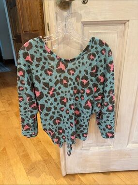 Teal & Pink Leopard-Print Lightweight Knit Top
